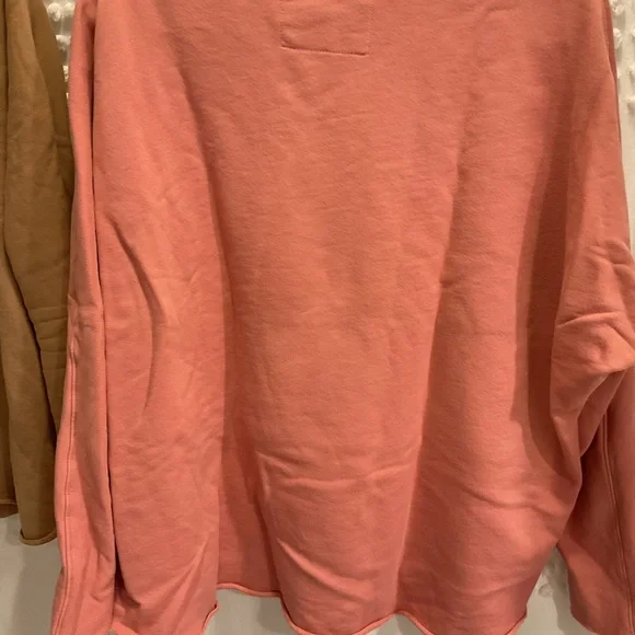 Frank & Eileen ‘Anna’ Triple Fleece Caplet - Picture 2 of 4